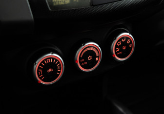 Подержанный автомобиль Mitsubishi Outlander 2007 года (15 фото)