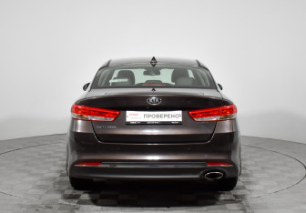 Подержанный автомобиль Kia Optima Sedan 2017 года (6 фото)