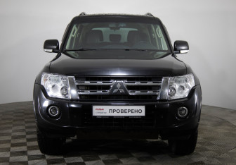 Подержанный автомобиль Mitsubishi Pajero 2013 года (2 фото)