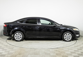 Подержанный автомобиль Ford Mondeo Sedan 2014 года (4 фото)