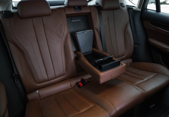 Подержанный автомобиль BMW X6 2017 года (33 фото)