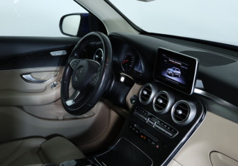Подержанный автомобиль Mercedes-Benz GLC Coupe 2018 года (11 фото)