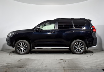 Подержанный автомобиль Toyota Land Cruiser Prado 2019 года (8 фото)