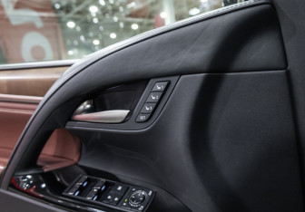 Подержанный автомобиль Lexus LX 2016 года (26 фото)