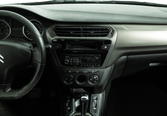Подержанный автомобиль Citroen C-Elysee 2013 года (14 фото)