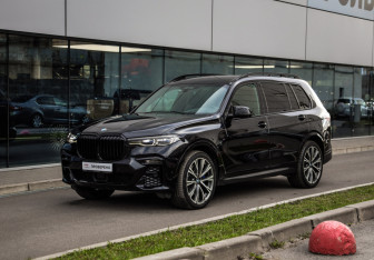 Подержанный автомобиль BMW X7 2019 года (4 фото)