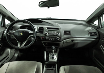 Подержанный автомобиль Honda Civic Sedan 2008 года (13 фото)