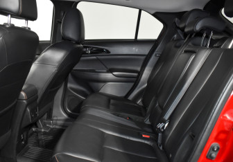 Подержанный автомобиль Mitsubishi Eclipse Cross 2019 года (14 фото)