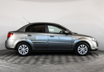 Подержанный автомобиль Kia Rio Sedan 2010 года (4 фото)