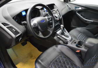 Подержанный автомобиль Ford Focus Hatchback 2013 года (10 фото)