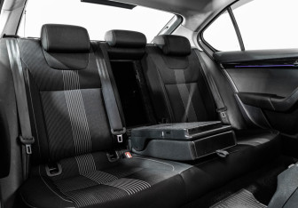 Подержанный автомобиль Skoda Octavia Liftback 2019 года (20 фото)