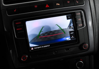 Подержанный автомобиль Volkswagen Polo Sedan 2019 года (10 фото)