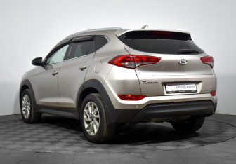 Подержанный автомобиль Hyundai Tucson 2017 года (7 фото)