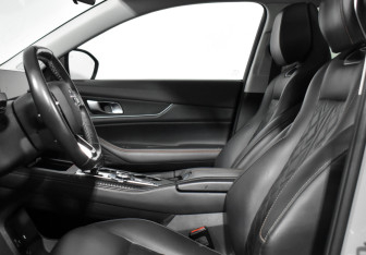 Подержанный автомобиль Changan UNI-K 2023 года (12 фото)