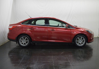 Подержанный автомобиль Ford Focus Sedan 2011 года (4 фото)