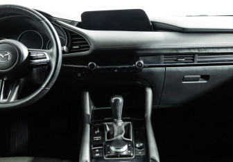 Подержанный автомобиль Mazda 3 Hatchback 2019 года (14 фото)