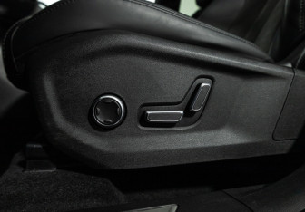 Подержанный автомобиль Geely Monjaro 2024 года (22 фото)