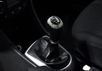 Подержанный автомобиль Hyundai Solaris Hatchback 2012 года (11 фото)