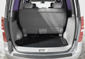 Подержанный автомобиль Hyundai Grand Starex 2017 года (21 фото)