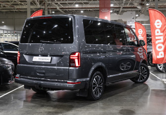 Подержанный автомобиль Volkswagen Multivan 2020 года (8 фото)