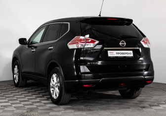 Подержанный автомобиль Nissan X-Trail 2015 года (7 фото)