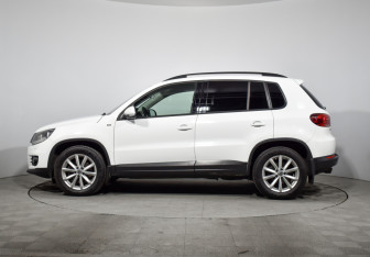 Подержанный автомобиль Volkswagen Tiguan 2015 года (8 фото)