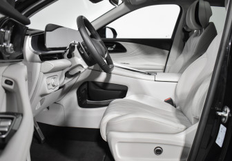 Подержанный автомобиль Exeed RX 2023 года (11 фото)