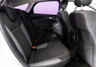 Подержанный автомобиль Ford Focus Hatchback 2012 года (16 фото)