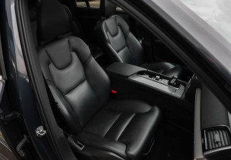 Подержанный автомобиль Volvo XC90 2019 года (25 фото)