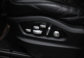 Подержанный автомобиль Porsche Cayenne 2018 года (27 фото)