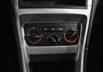 Подержанный автомобиль Peugeot 307 Hatchback 2007 года (14 фото)