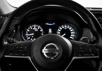 Подержанный автомобиль Nissan X-Trail 2019 года (16 фото)