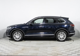 Подержанный автомобиль Volkswagen Touareg 2019 года (8 фото)