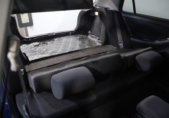 Подержанный автомобиль Toyota Corolla Hatchback 2002 года (18 фото)