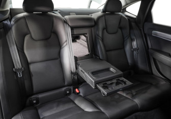 Подержанный автомобиль Volvo S90 2018 года (26 фото)