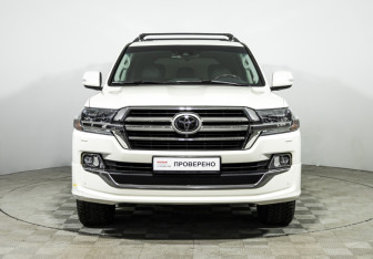 Подержанный автомобиль Toyota Land Cruiser Suv 2018 года (2 фото)