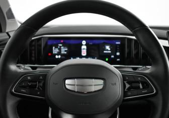 Подержанный автомобиль Geely Atlas 2024 года (19 фото)