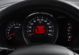 Подержанный автомобиль Kia Rio Sedan 2013 года (11 фото)