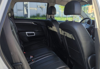 Подержанный автомобиль Opel Antara 2010 года (16 фото)