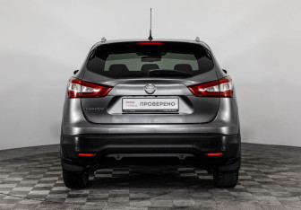 Подержанный автомобиль Nissan Qashqai 2014 года (6 фото)