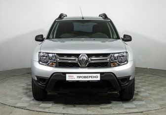Подержанный автомобиль Renault Duster 2015 года (2 фото)