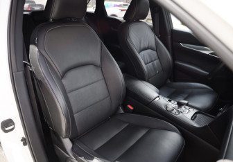 Подержанный автомобиль Infiniti QX50 2018 года (23 фото)