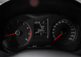 Подержанный автомобиль Volkswagen Polo Sedan 2016 года (12 фото)