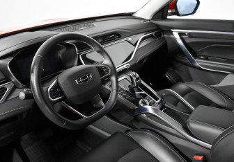 Подержанный автомобиль Geely Atlas Pro 2022 года (9 фото)