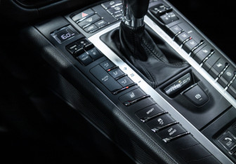 Подержанный автомобиль Porsche Macan 2020 года (25 фото)