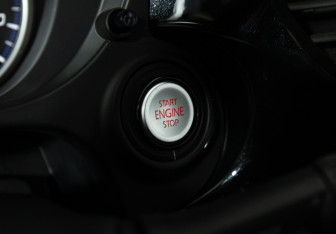 Подержанный автомобиль Mitsubishi Outlander 2022 года (17 фото)