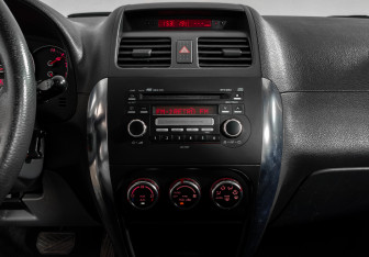 Подержанный автомобиль Suzuki SX4 Hatchback 2006 года (16 фото)
