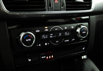 Подержанный автомобиль Mazda CX-5 2015 года (17 фото)
