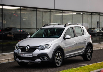 Подержанный автомобиль Renault Sandero 2020 года (3 фото)