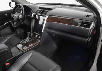 Подержанный автомобиль Toyota Camry Sedan 2017 года (12 фото)